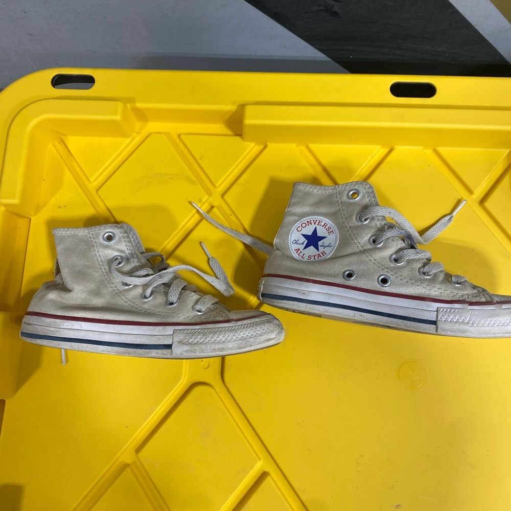 Kids converse
